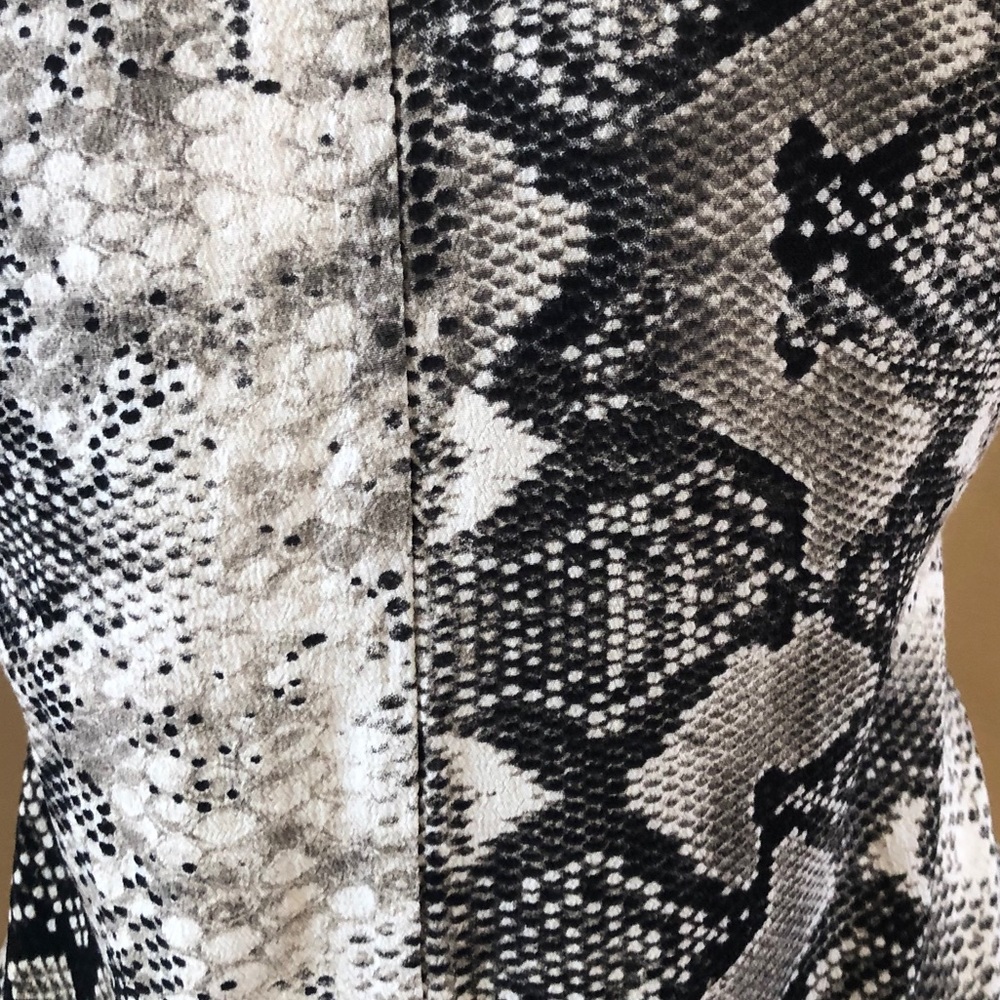 Sanctuary Python Print Button Front Top, Size S - image 4